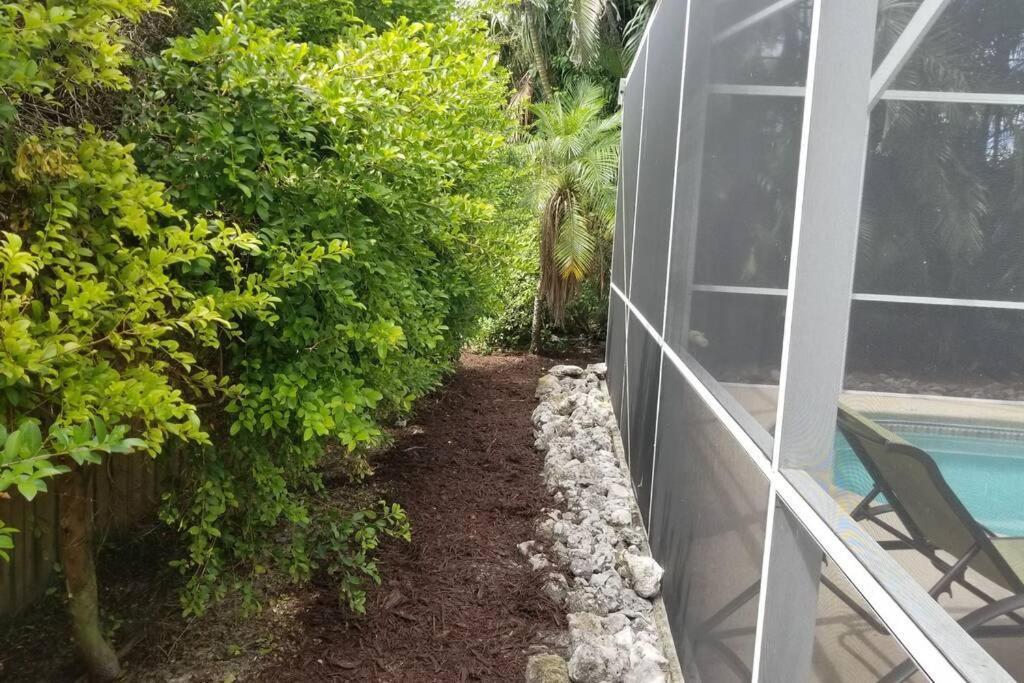 823 104Th Ave. N. Naples Villa Екстериор снимка